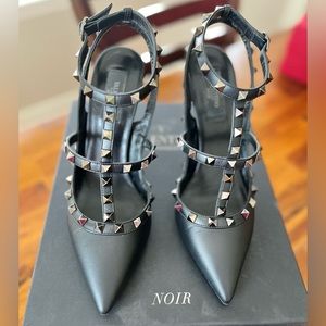 Valentino Garavani Noir
